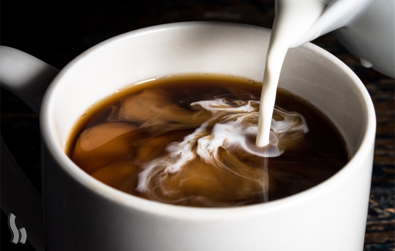خوردن قهوه با شیر